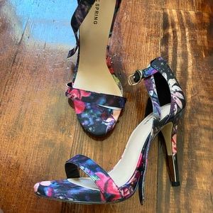 Floral sandal